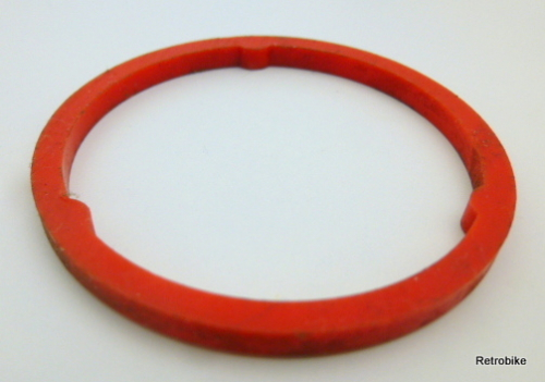 Maillard 700 MA 2160 spacer distance ring freewheel cassette rear derailleur plastic red 80s