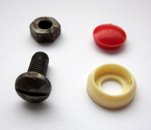 Kettenschutzblechschraube M5x10 + Unterlegscheibe + Blindkappe